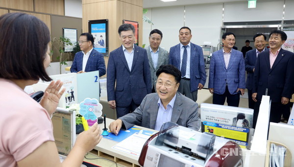 엄태준 이천시장, '필승코리아 펀드' 가입
