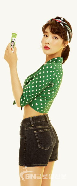 광고모델 이소율과 칼로비스 가벼울소다