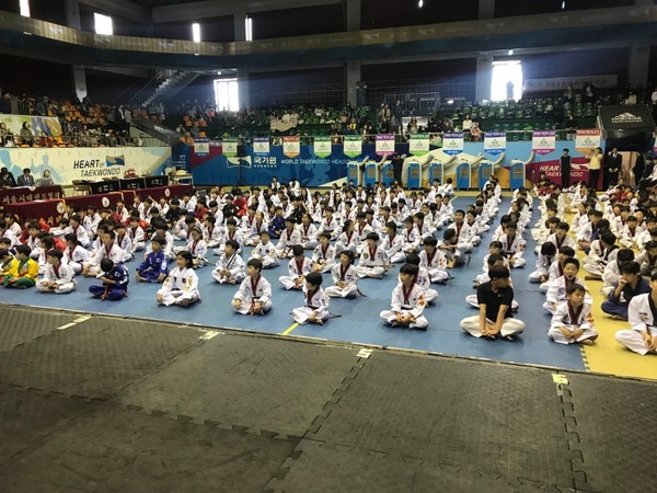 제16회 강남구태권도협회장기 품새대회에 출전한 선수단