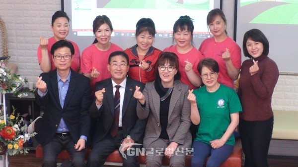 장완성 사무총장,장대식 조직위원장, 송자 회장, 김해옥 부회장