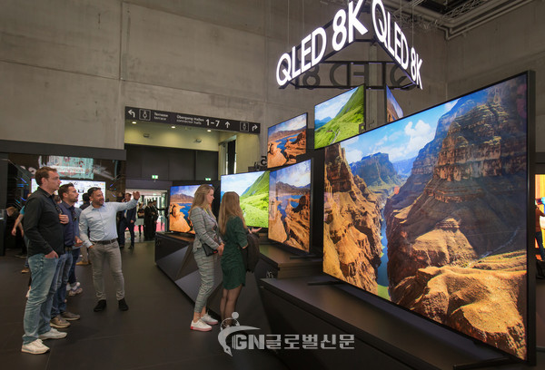 삼성 TV가 업계 최초로 8K HDMI 2.1 영상 규격 인증을 획득했다