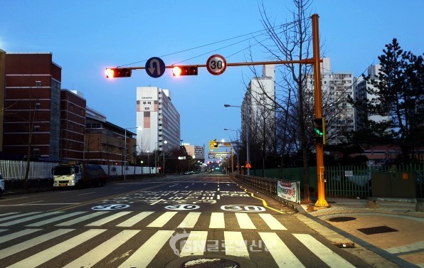 모든 초등학교 어린이 보호구역 제한속도 30km/h 전면 시행하는 모습.(사진제공=광주지방경찰청)