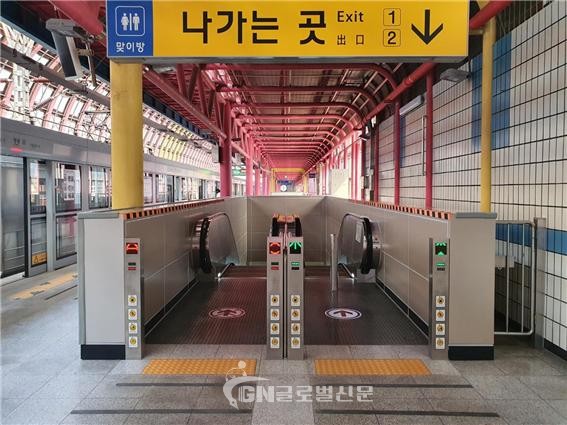 정왕역 신규설치 에스컬레이터 사진