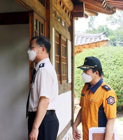 현장확인 중인 이선영 의정부소방서장