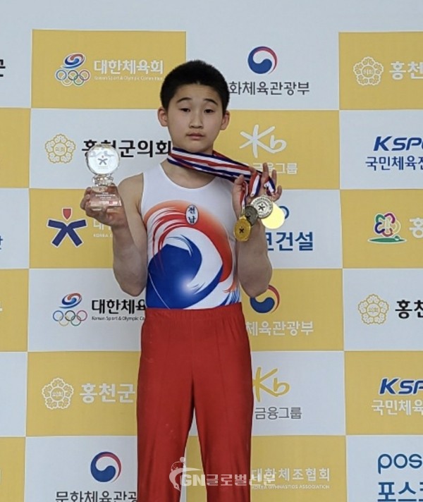 ▲나종빈이 강원도 홍천에서 열린 제76회 전국종별체조선수권대회에서 금메달 2개, 은메달 2개를 차지했다.