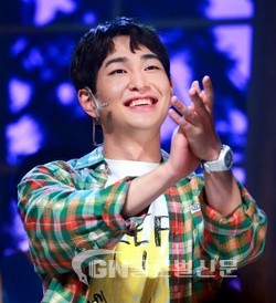 샤이니 온유 일본 팬들, 5년째 우물 기부로 생일 축하