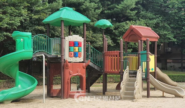 안전환경 조성사업 어린이놀이시설 교체 사진