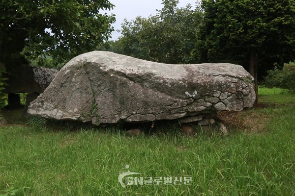 대마 성산의 가오리모형 고인돌