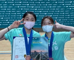 ‘2022 전국남녀종별탁구 선수권대회’에서 개인복식 입상한 금천구청 여자탁구단 이정아, 강희경 선수