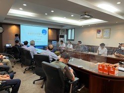 ‘공생안전·보건협의회’에서 도급업체와 함께 안건을 논의하고 있다.