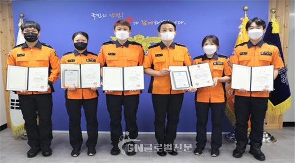 의정부소방서(서장 김윤호)는 9월 1일 집무실에서 구급활동 및 소방기술경연대회 우수대원에 대한 표창을 수여했다고 밝혔다.