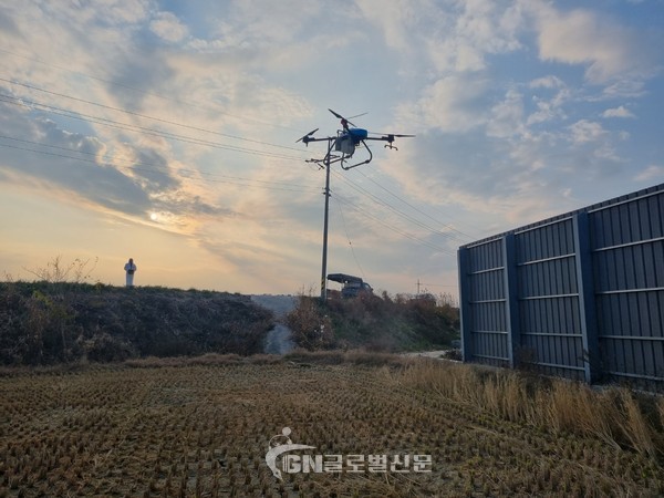 영광군, 가금사육 농가 드론 소독으로 고병원성 AI 유입 차단 총력 대응