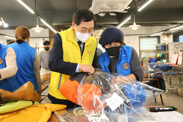 경주서 외국인 근로자 위한 겨울옷 나누기 행사 열려