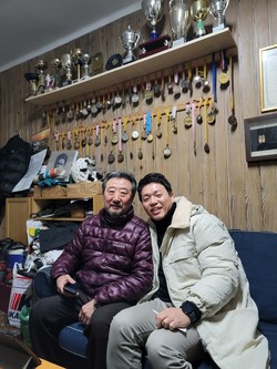(왼)최관성 대사범, (오)박성준 교수