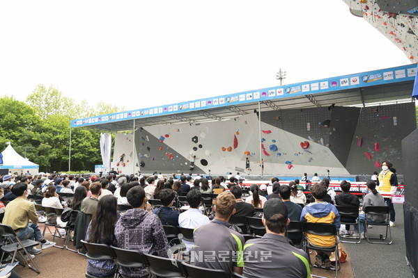대한민국 스포츠클라이밍 국가대표팀과 인도네시아 국가대표팀의 합동훈련 장면. (제공= 대한산악연맹)