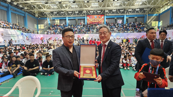 Gao Yang 황도태권도협회장과 이상민 조직위원장