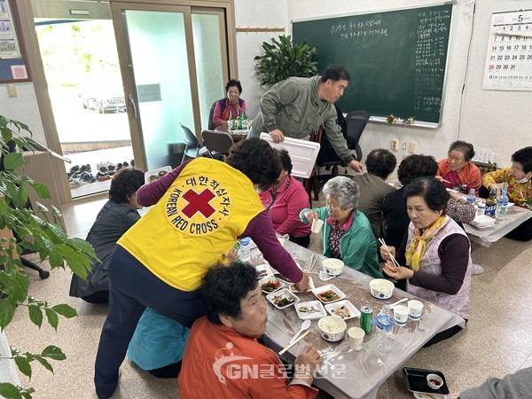 대산면 적십자 봉사회, 어버이날 맞이 효행실천 나눔