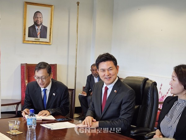 김태호 국회 외통위 위원장 파푸아뉴기니 총리 예방