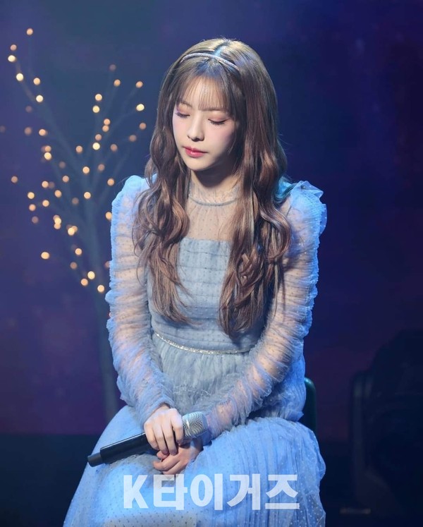 싱어송라이터 '주니엘'(JUNIEL)