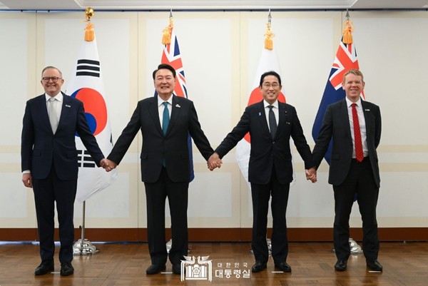 윤석열 대통령은 아태파트너국(AP4) 정상회동을 가졌다.