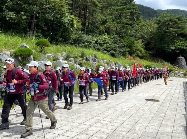 제13회 문화체육관광부장관기 전국생활체육 등산대회 장면. (제공= 대한산악연맹)