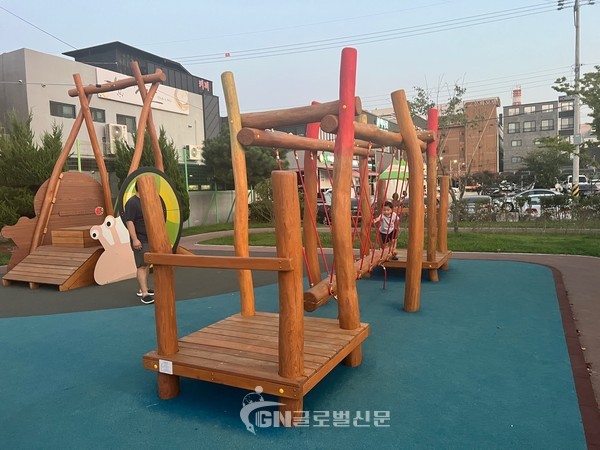 친환경 목재 놀이터(목포용당어린이공원)