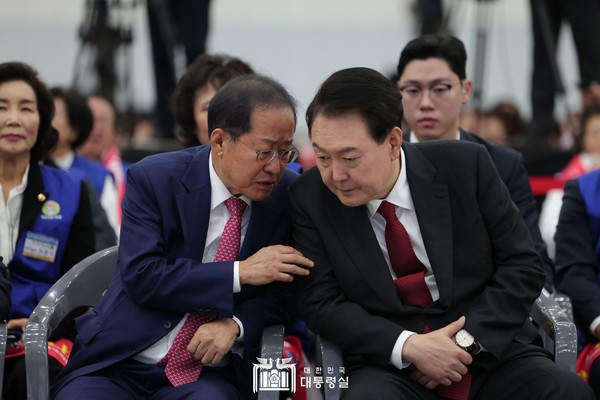 윤석열 대통령은 대구 북구 엑스코에서 열린 2023년 바르게살기운동 전국회원대회에 참석하였다.