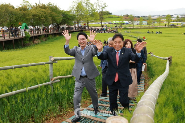 제21회고창청보리밭축제개막