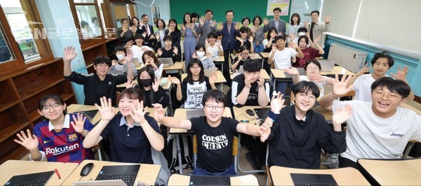 임태희 교육감 “경기교육_ 세계에서 가장 잘 할 수 있는 인공지능 교수학습 플랫폼 만들 것”(사진)