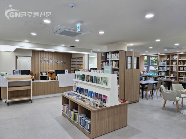 경기김포교육도서관 28일부터 청소년 자료실 등 재개관(경기김포교육도서관 1층 청소년자료실)사진2