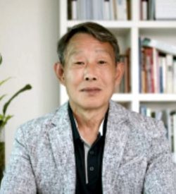 김덕근 세계 태권도 평화연맹은 회장