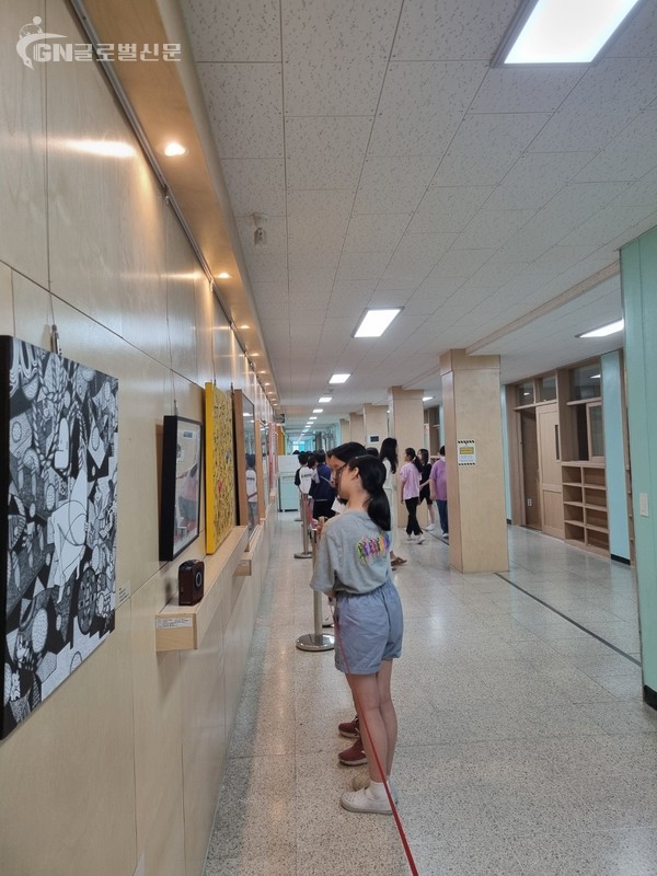 지역예술기관 학교 예술작가와 함께 경기도형 학교갤러리 운영모델 만들다 사진3 학교갤러리
