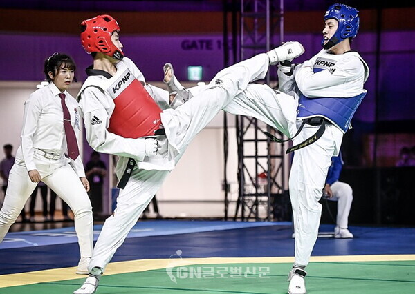 2024년 파리올림픽 태권도 금메달리스트인 박태준 선수가 태권도원에서 열린 ‘2022 세계태권도그랑프리챌린지 대회’에 참가한 모습