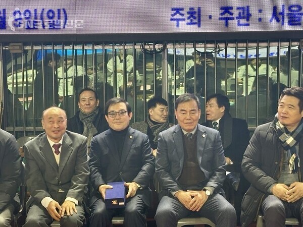 송제열(송파구태권도협회 회장) / 임춘대 (서울시의회 기획경제위원회 위원장) / 이자형 (서울시태권도협회 회장) / 김성필 (도봉구태권도협회 회장)