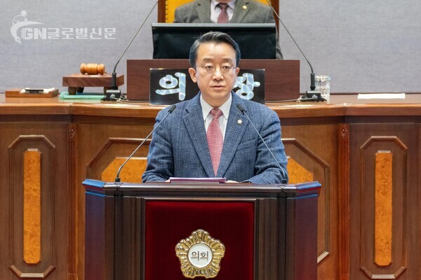사진-강남구의회 윤석민 의원이 제324회 임시회(제1차 본회의)에서 5분 자유발언을 하고 있다.