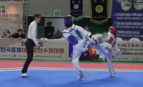 결승 경기 장면, 정희진(동평중2, 청), 김진유(상무중2, 홍)