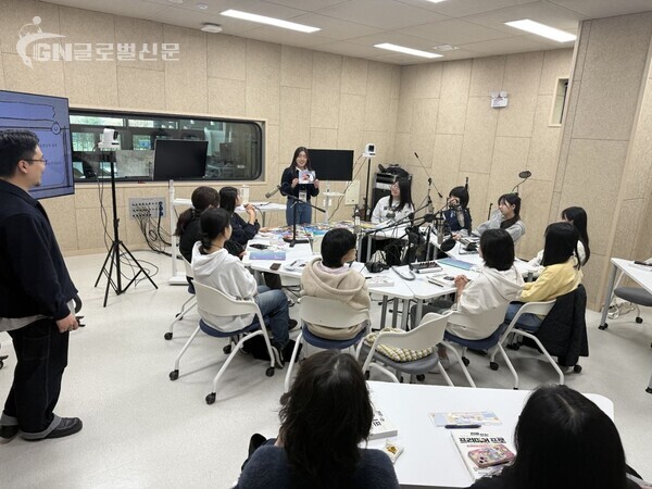 사진-경기도교육청미디어교육센터 2025 청소년방송 제작지원단 발대식 개최(사진2)