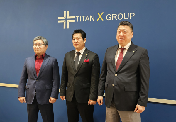 왼쪽부터 이기수 부대표, MAX LEE 대표, 서현석 세계스포츠위원회 위원장