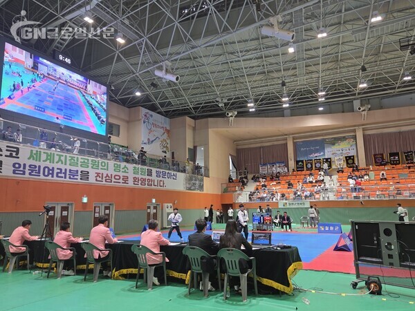사진-한국체육대학교 총장배 태권도대회 경기 모습