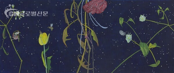 [사진 = (주)아트인뱅크 제공] 낮별 - 맨드라미 / 장지에 먹,분채 167*71cm 2025