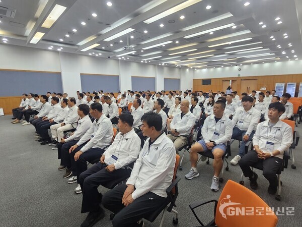 사진-국기원이 6월 28일(토)부터 29(일)까지 ‘2025년도 국기원 기술심의회 임원 워크숍’을 개최했다. 사진은 28일(토) 열린 개회식 모습. [국기원 국내사업국 사업팀 제공]