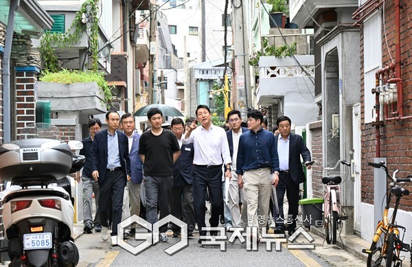 오세훈 시장, 자양4동 재개발 현장방문…